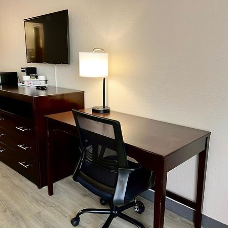 Days Inn By Wyndham Melbourne Extérieur photo