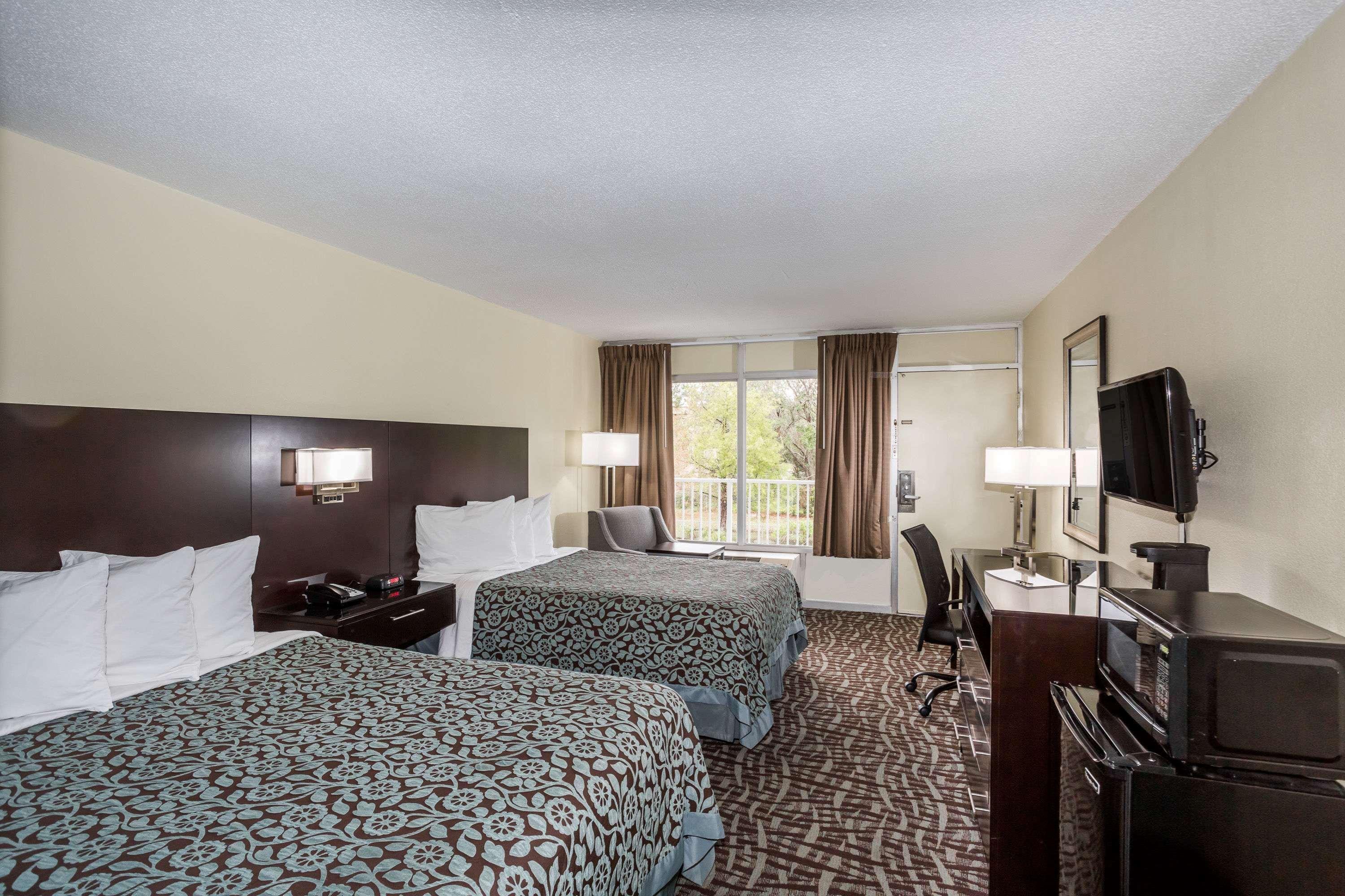Days Inn By Wyndham Melbourne Extérieur photo