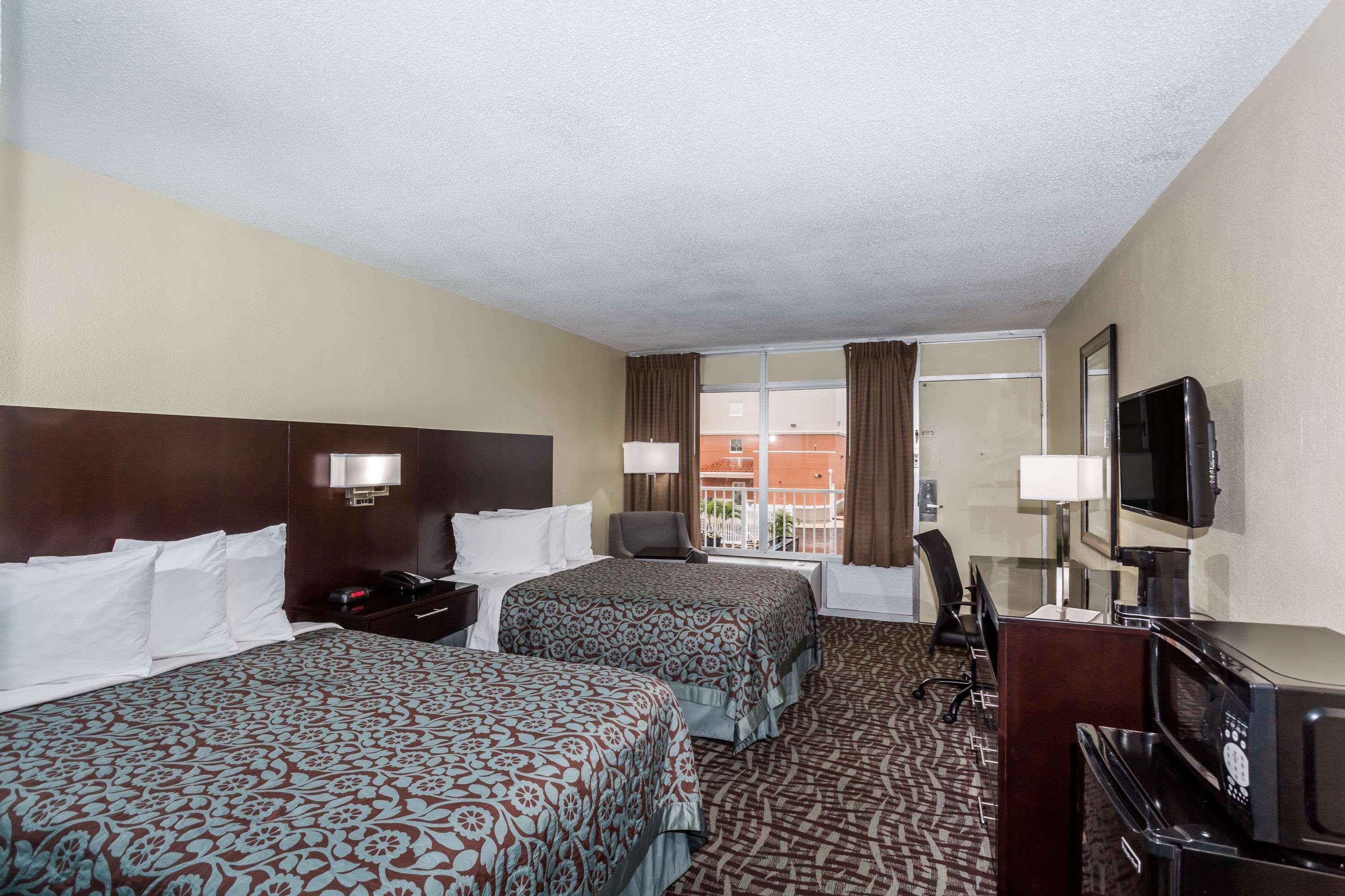 Days Inn By Wyndham Melbourne Extérieur photo