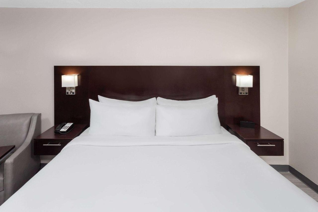 Days Inn By Wyndham Melbourne Extérieur photo