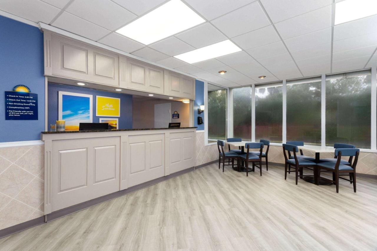 Days Inn By Wyndham Melbourne Extérieur photo