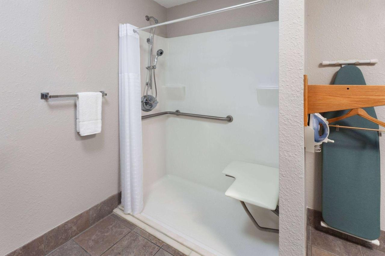 Days Inn By Wyndham Melbourne Extérieur photo