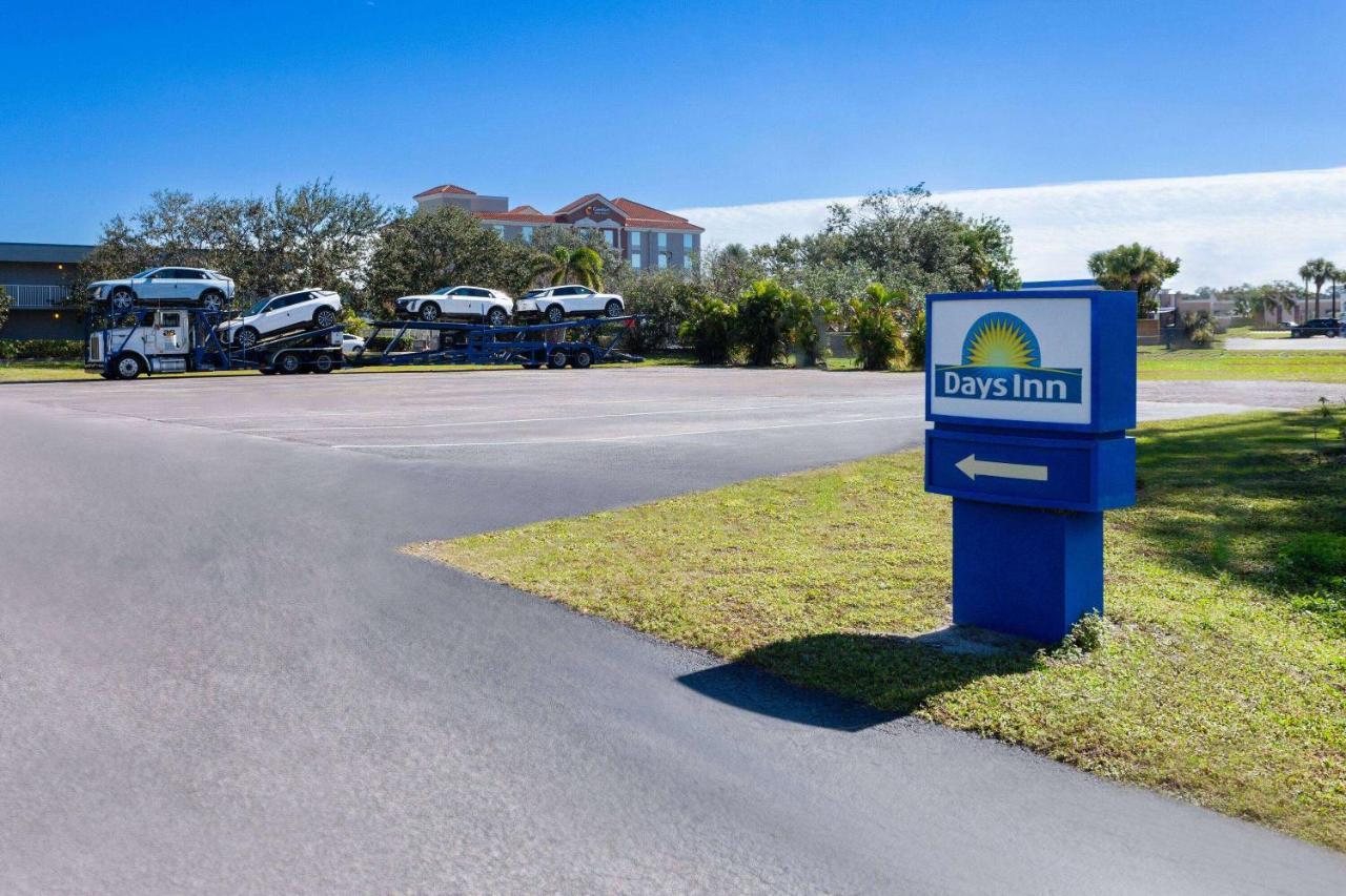 Days Inn By Wyndham Melbourne Extérieur photo